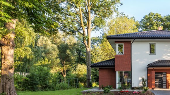 photo of a home and defensible space